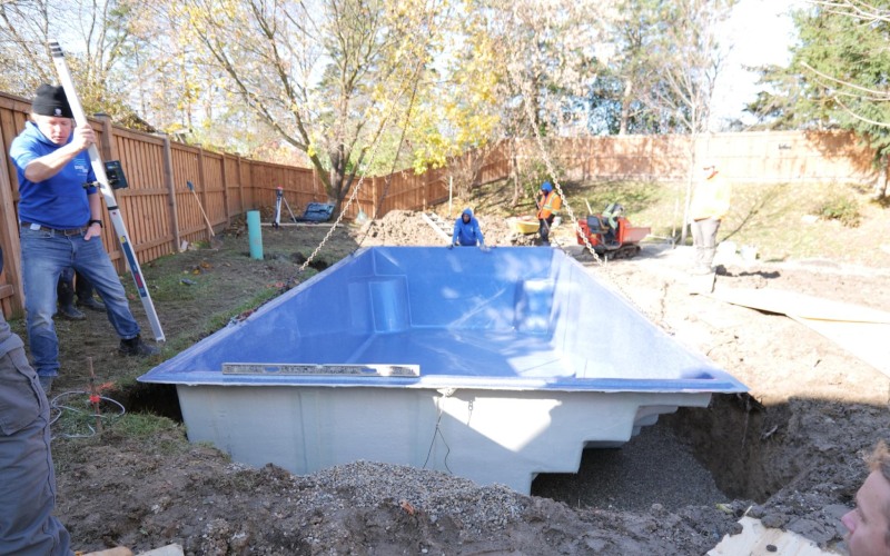 building swimming pool